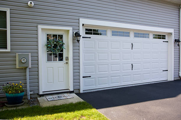 24/7 Emergency Garage Door Panel Replacement experts in Howard County County, MD